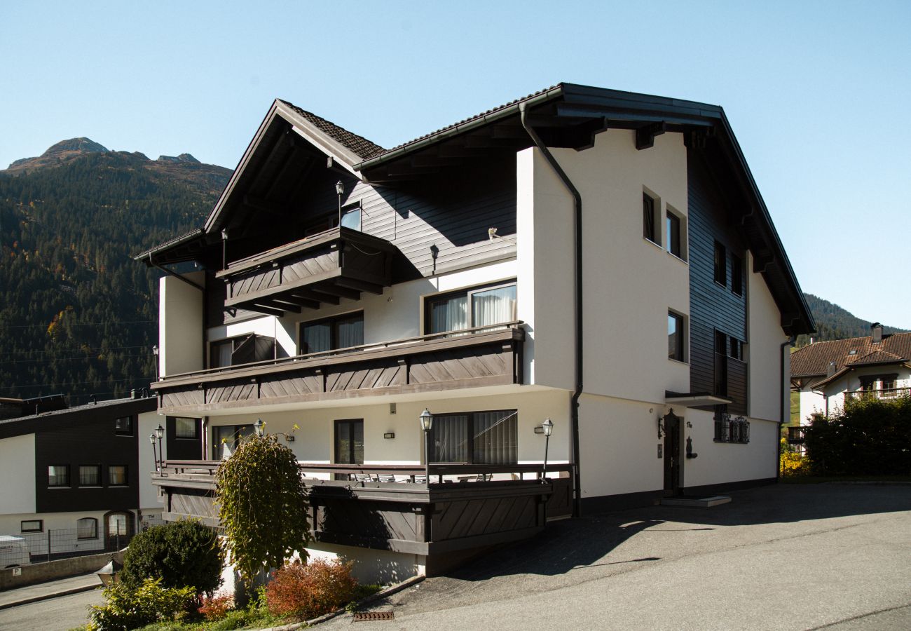 Appartement in Gaschurn - Enzian – the stylish 2-bedroom apartment with 7 beds | 1109 Appartement in Gaschurn - Enzian – the stylish 2-bedroom apartment with 7 beds | 1109