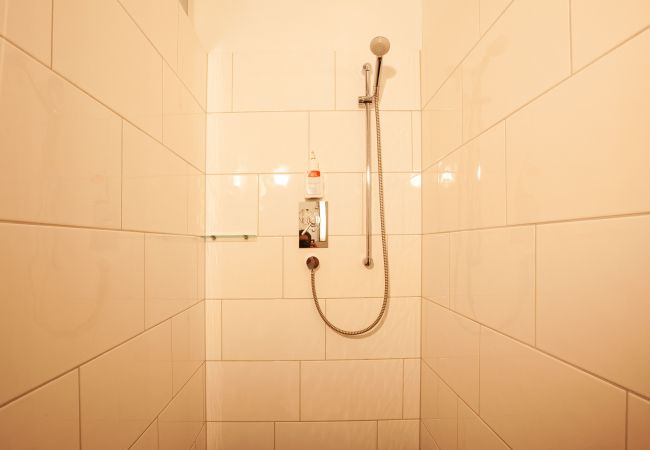 Bathroom Natali`s Studio 53 im  Bonawinkel Bathroom with shower in Natali's Studio 53 in Bonawinkel