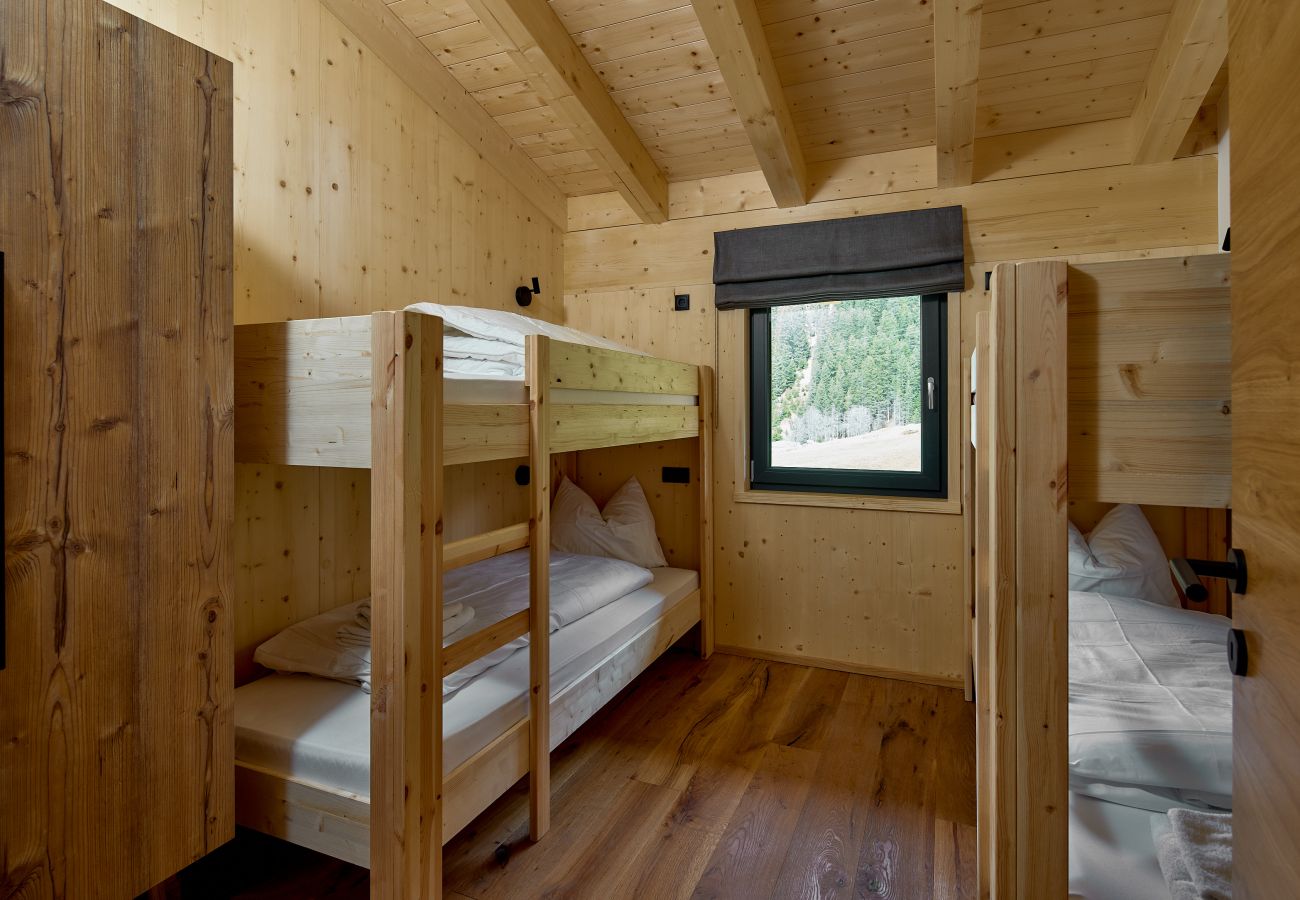Bedroom Alm Lodge 1 2 bunk beds in Alm Lodge 1