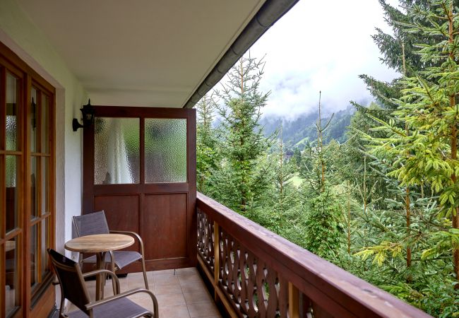 Balkon Alt Montafon Appartment 4 Balkon mit Stühlen und einem Tisch im Alt Montafon Appartment 4